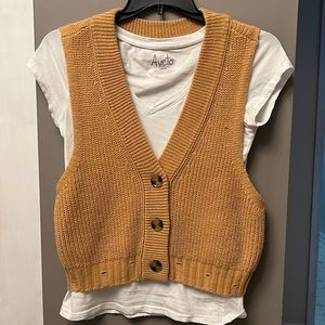SOCIETY 212 Sweater vest with t-shirt set.